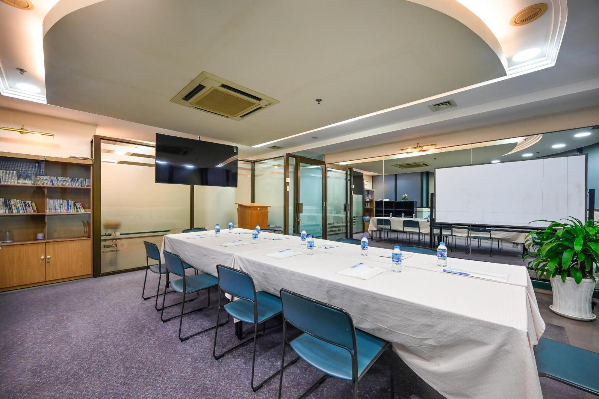 Cityview Serviced Apartment & Hotel Хошимин Экстерьер фото