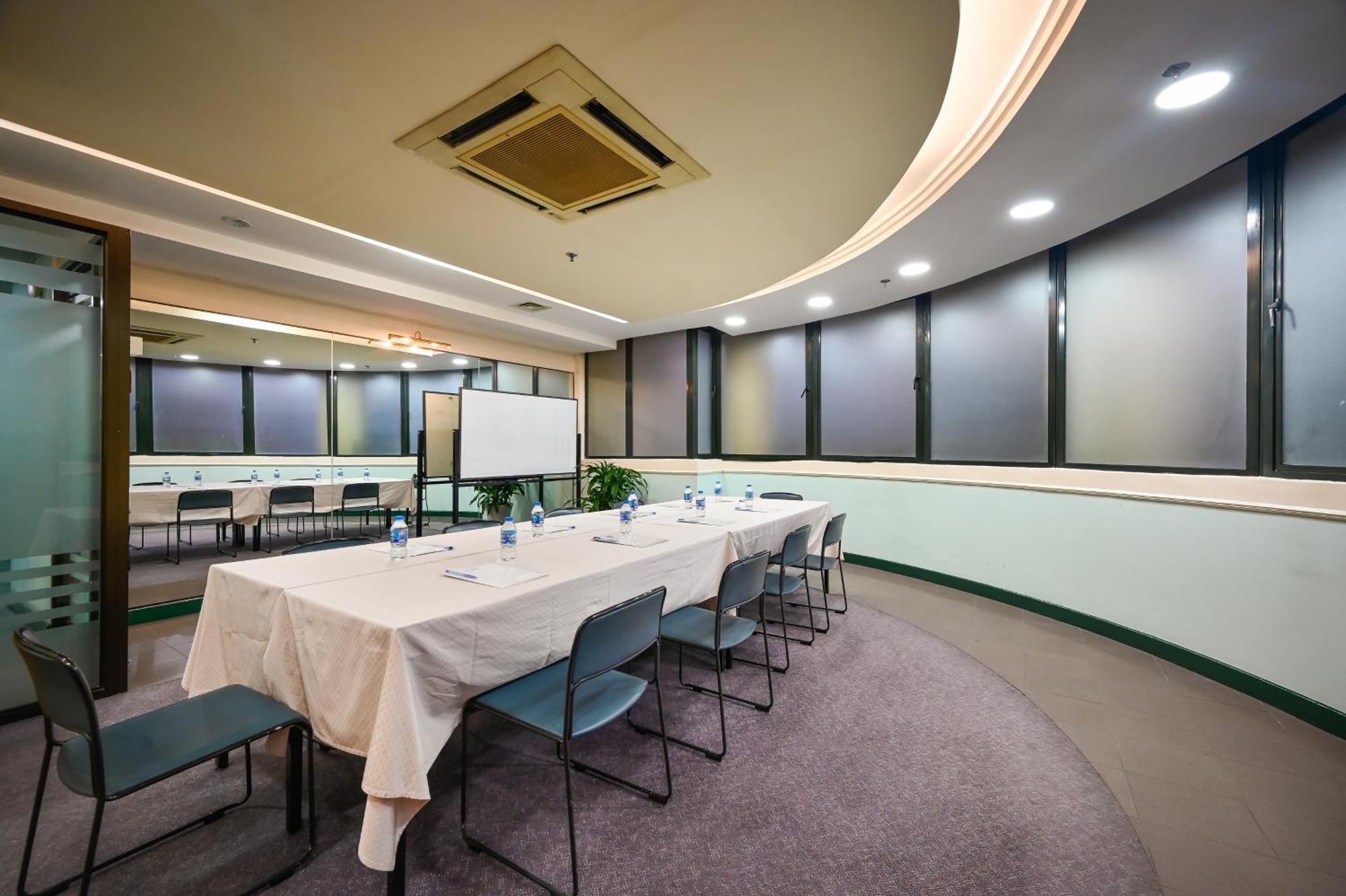 Cityview Serviced Apartment & Hotel Хошимин Экстерьер фото